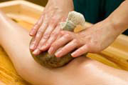 Kräuterstempel Massage Bern